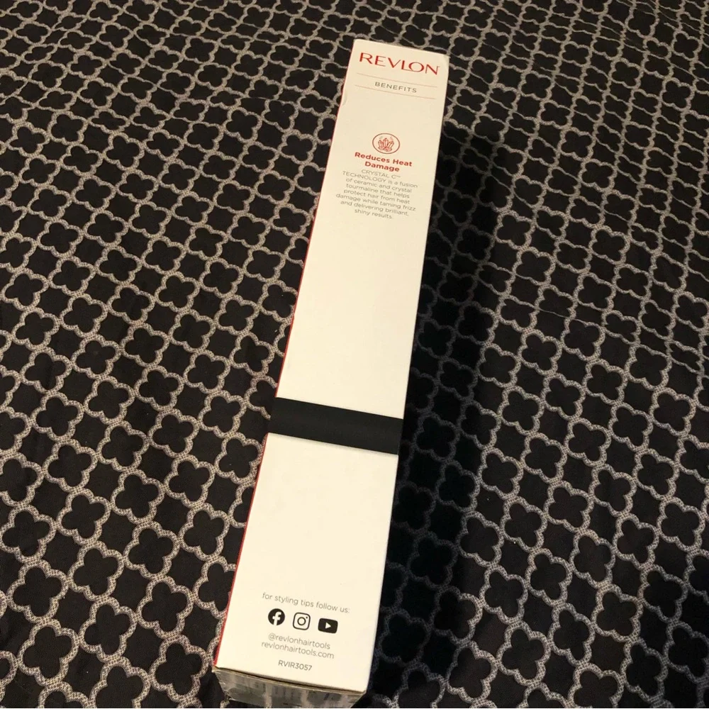 Revlon 3 Barrel Jumbo Hair Waver Long-Lasting Natural Looking Waves Black White.